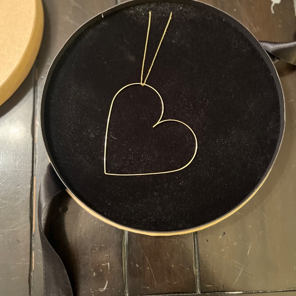 Atelier Paulin - 14k Yellow Gold Filled - Big Heart Necklace - Picture 6 of 7